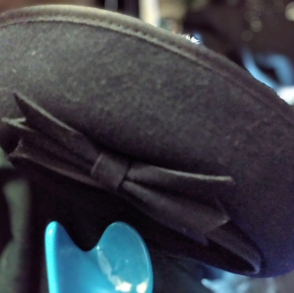 Meet your Posher, Joni - Picture 2 of 3